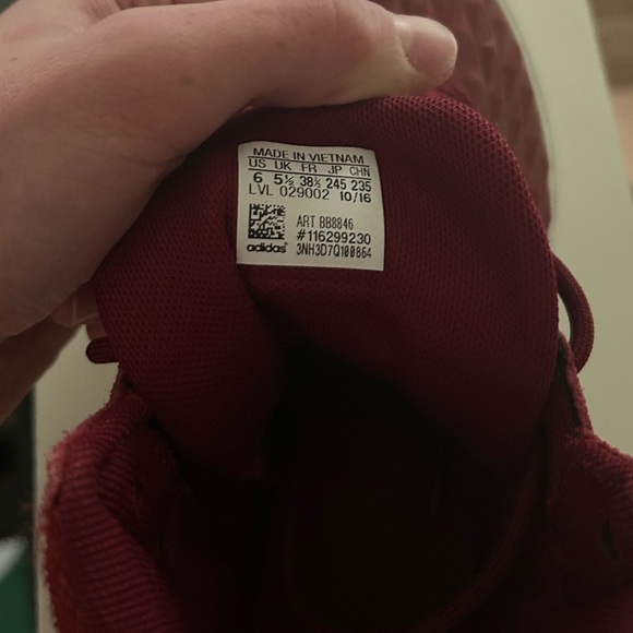 Adidas red high top shoes - Picture 7 of 7